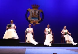 Las representantes de la juventud arnedana, tras su proclamación.