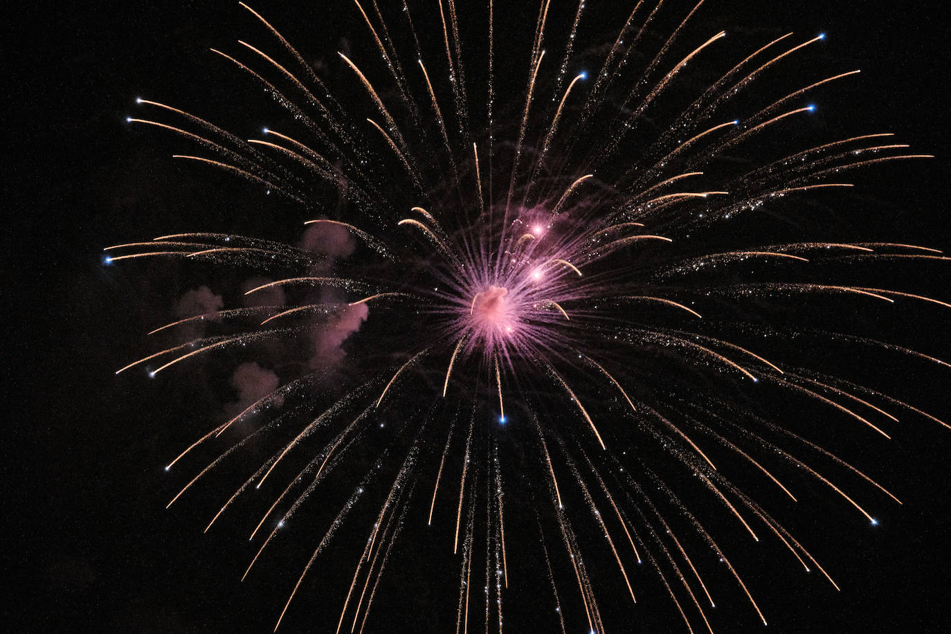 Fuegos artificiales de San Mateo con pirotecnia Pibierzo