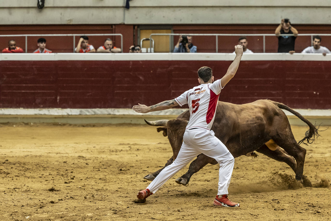 Concurso de recortes en la plaza de toros La Ribera, en imágenes