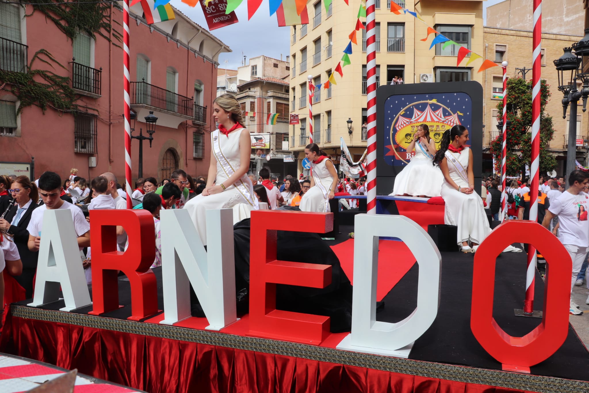 Comienzan las fiestas de Arnedo con el disparo de &#039;la bomba&#039;