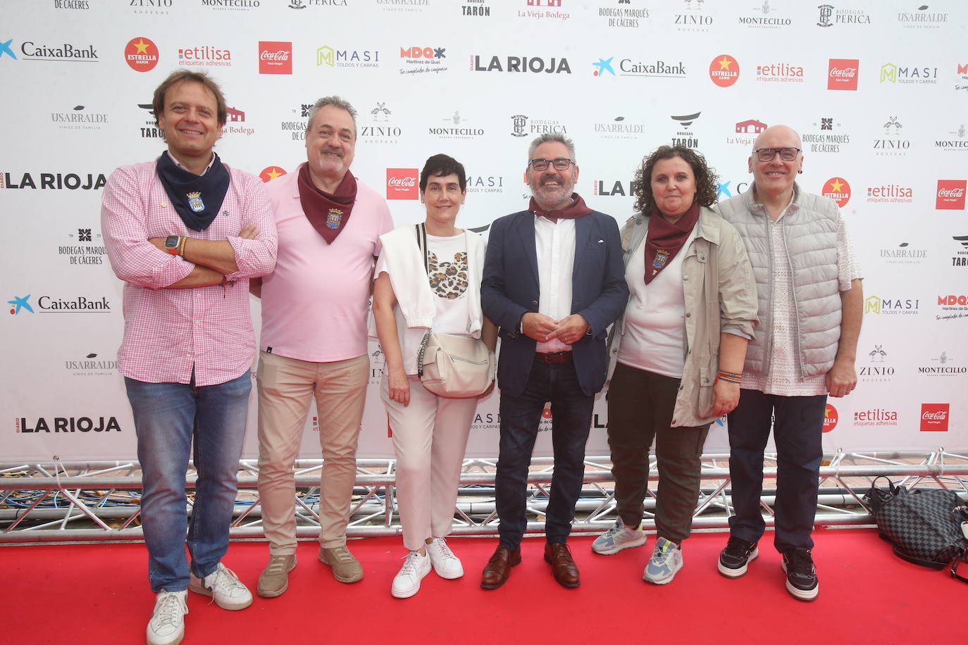 El equipo de UGT La Rioja, Toño Jorge, Isabel Blanco, Jesús Izquierdo, Yolanda López y Álvaro Granell, junto a Quique Martínez Armas, de Rioja Medios.