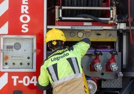 Una mujer de 71 años, trasladada al hospital por inhalación de humo
