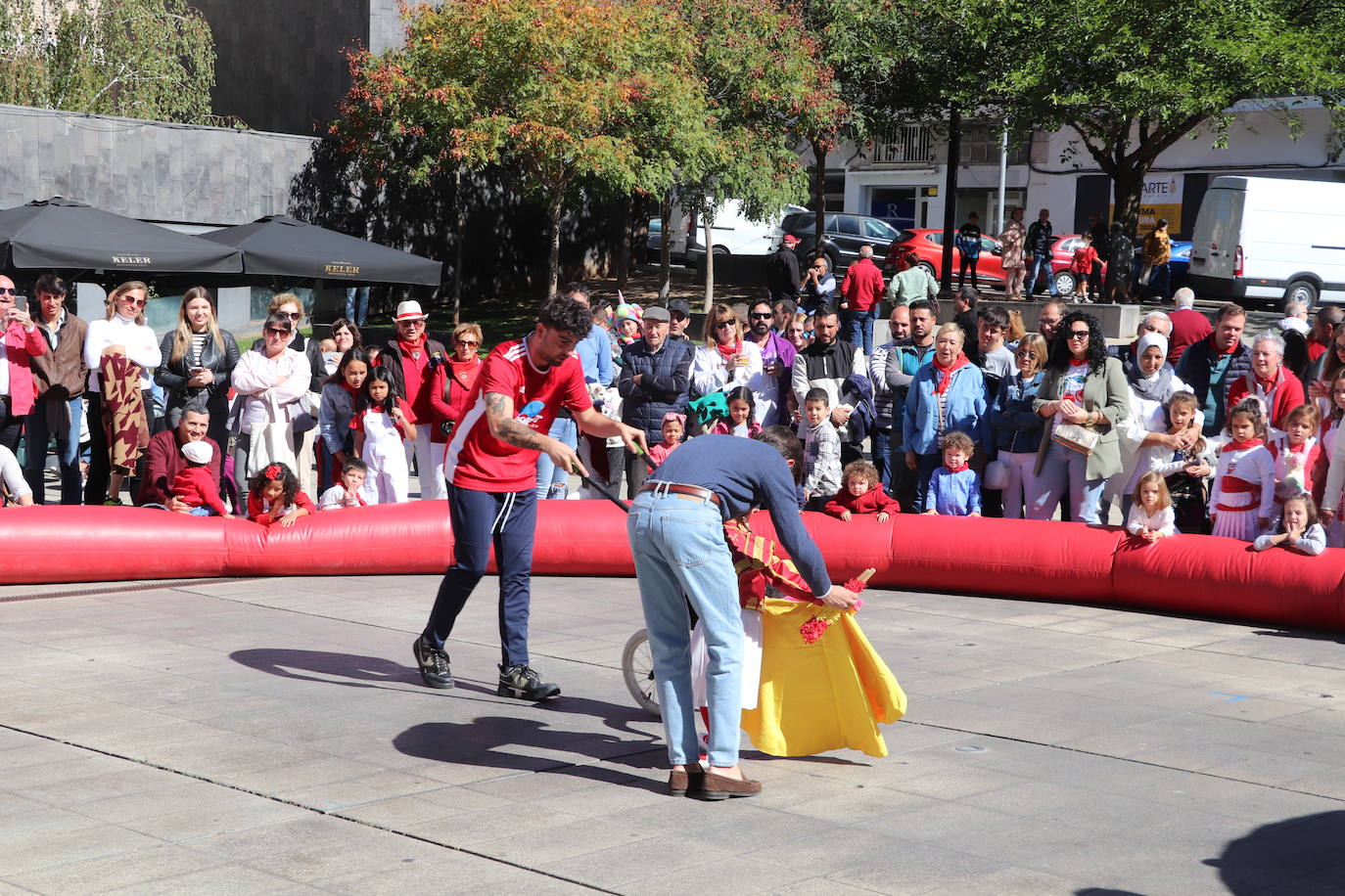 Los jóvenes y los niños, protagonistas del domingo de fiestas en Arnedo