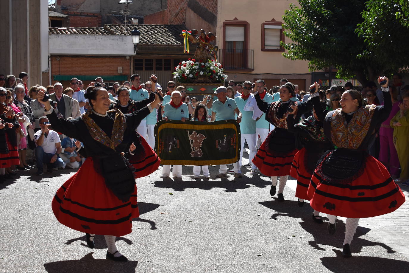 Rincón de Soto celebra el día grande de las fiestas de San Miguel