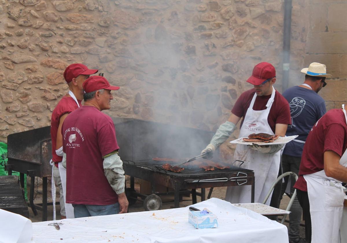 El festival de salchichón asado, en imágenes