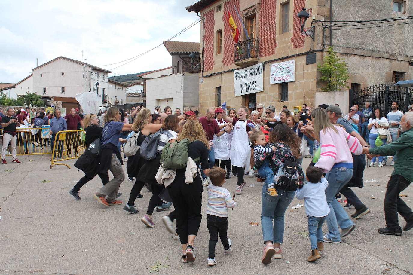 El festival de salchichón asado, en imágenes