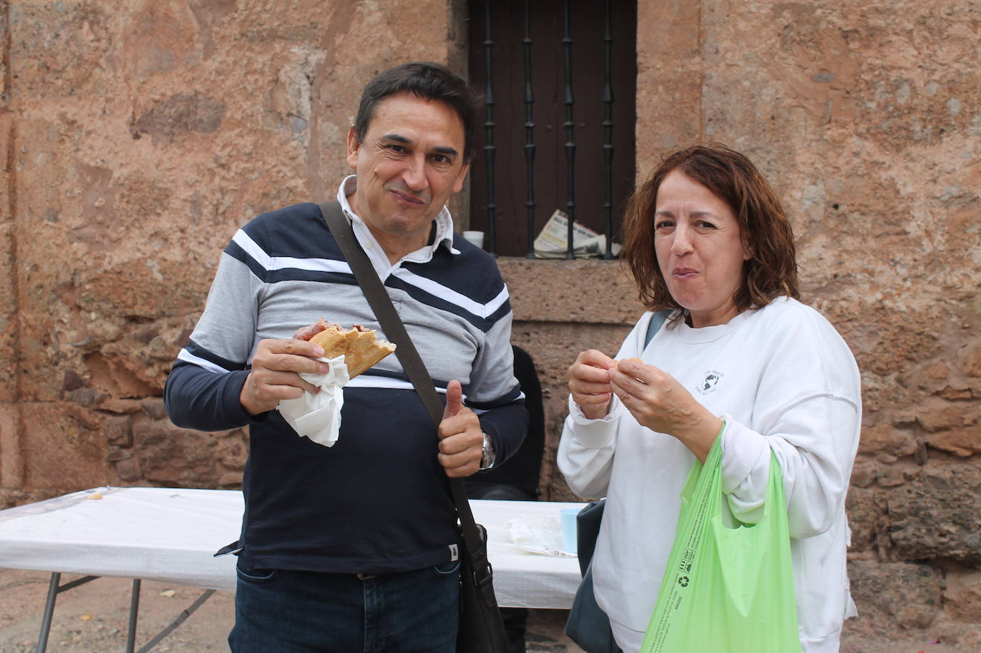 El festival de salchichón asado, en imágenes