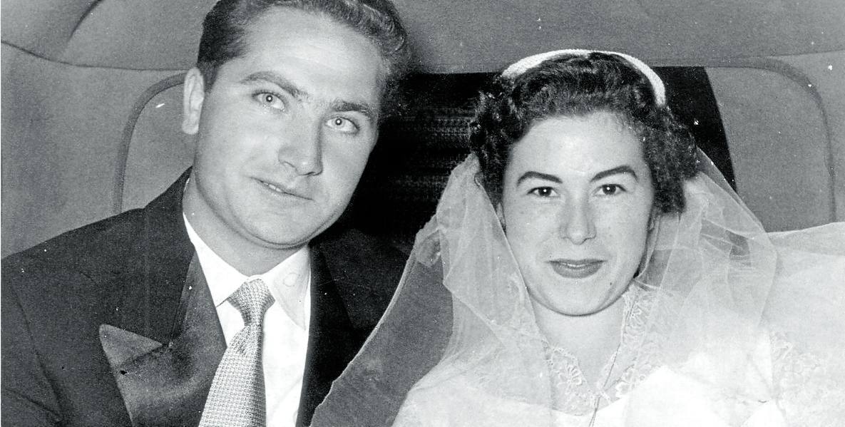 Imagen antes - Emilio y Blanca, el día de su boda hace 70 años y en la celebración de este sábado.