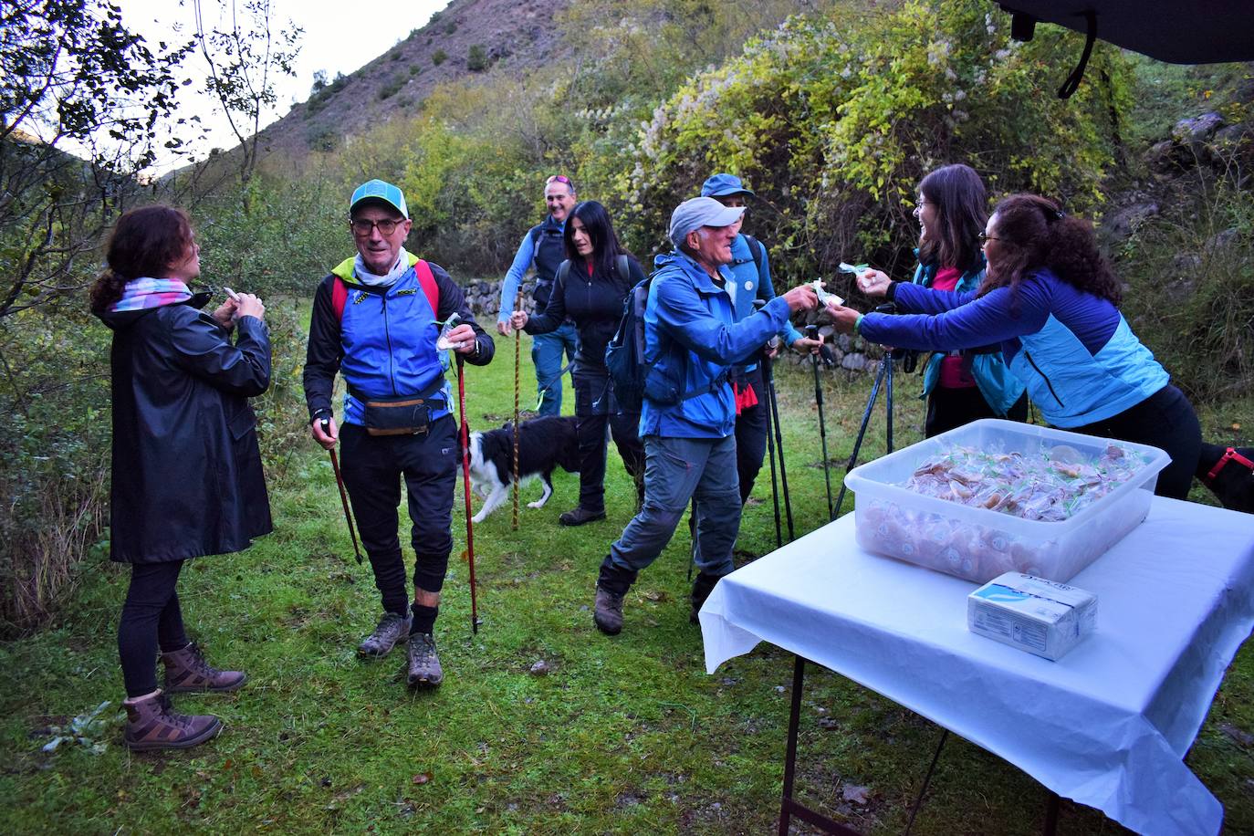 Tres enfermos de ELA ascienden a 1.854 metros de altitud en el Día del Montañismo Riojano