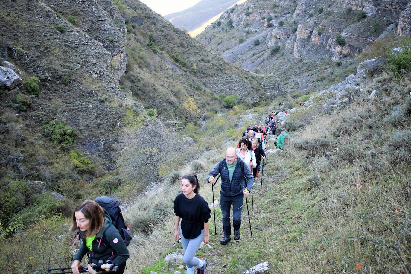 Tres enfermos de ELA ascienden a 1.854 metros de altitud en el Día del Montañismo Riojano