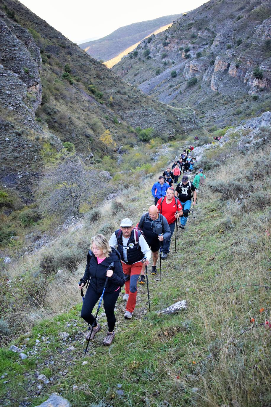 Tres enfermos de ELA ascienden a 1.854 metros de altitud en el Día del Montañismo Riojano