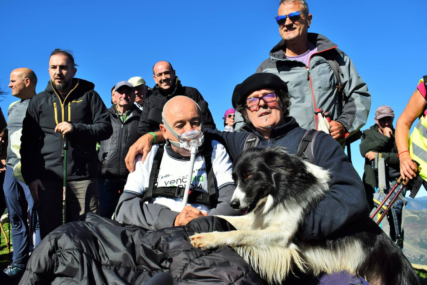 Tres enfermos de ELA ascienden a 1.854 metros de altitud en el Día del Montañismo Riojano