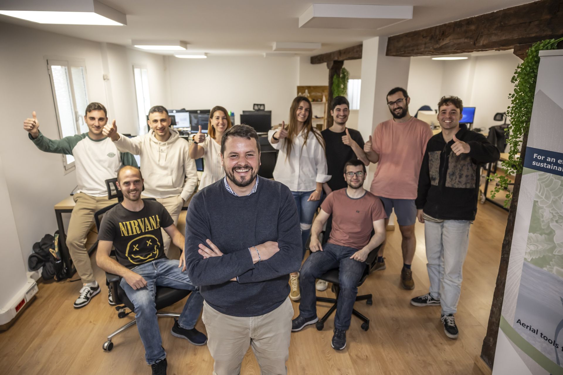 Carlos Tarragona, junto a parte del equipo de Spectral Geo en una imagen de archivo