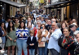 La calle San Juan llama «a la convivencia» entre el ocio y los vecinos del Casco Antiguo