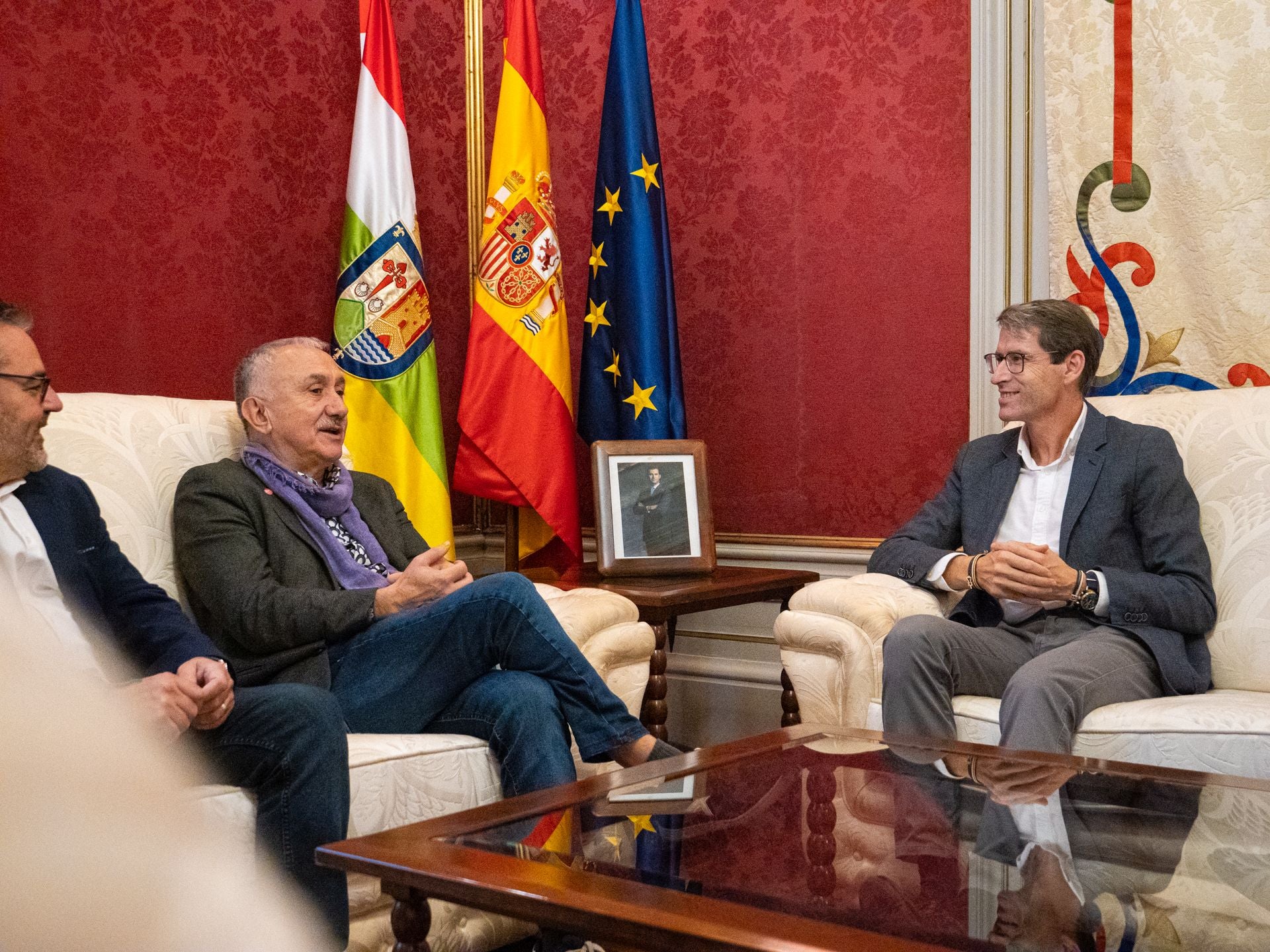 Pepe Álvarez este viernes con el presidente de La Rioja, Gonzalo Capellán.