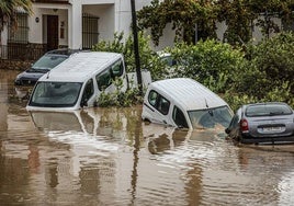 Estado en el que ha quedado los coches en Álora tras la DANA, en una imagen de archivo.