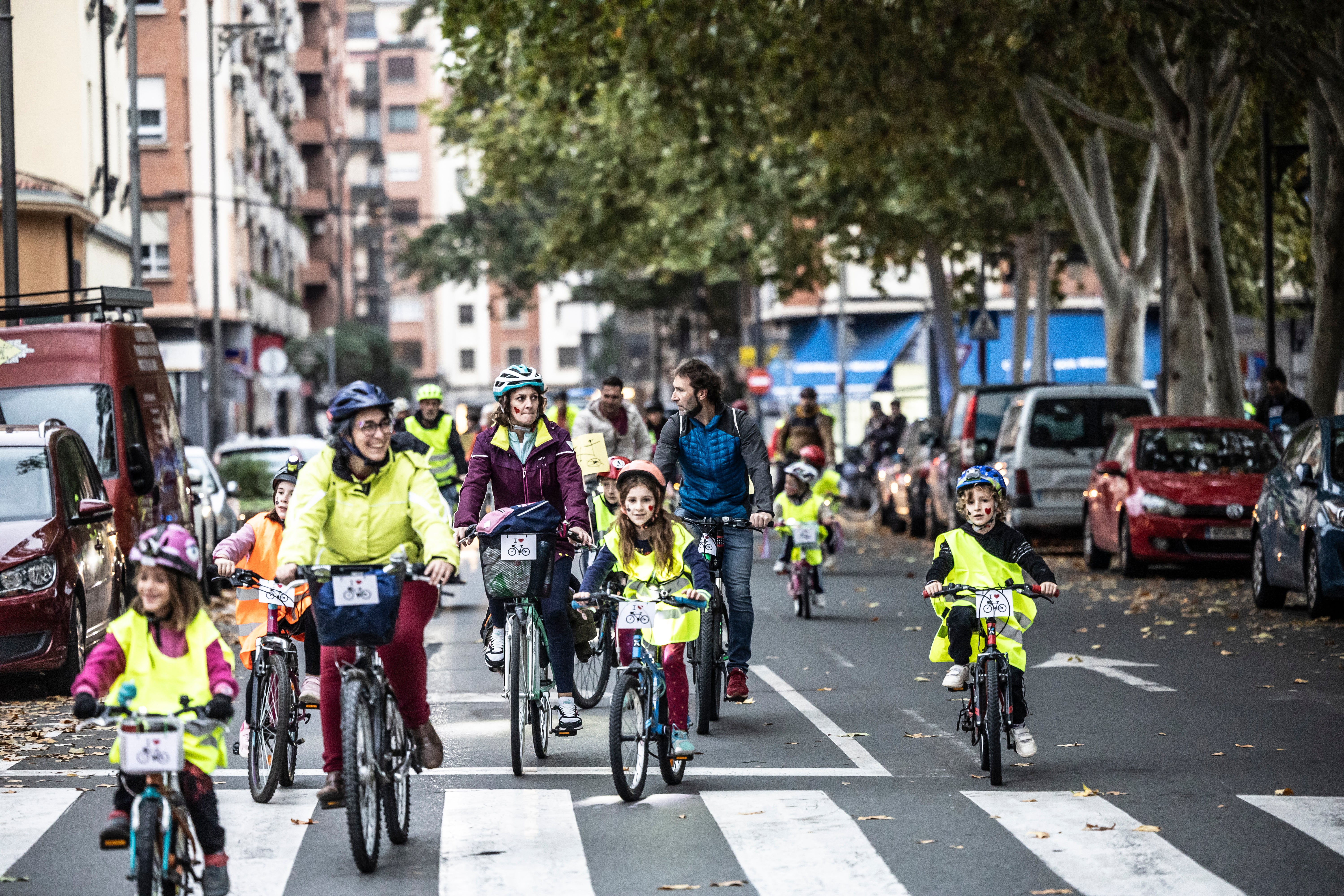 Los niños quieren ir en bici con seguridad a clase