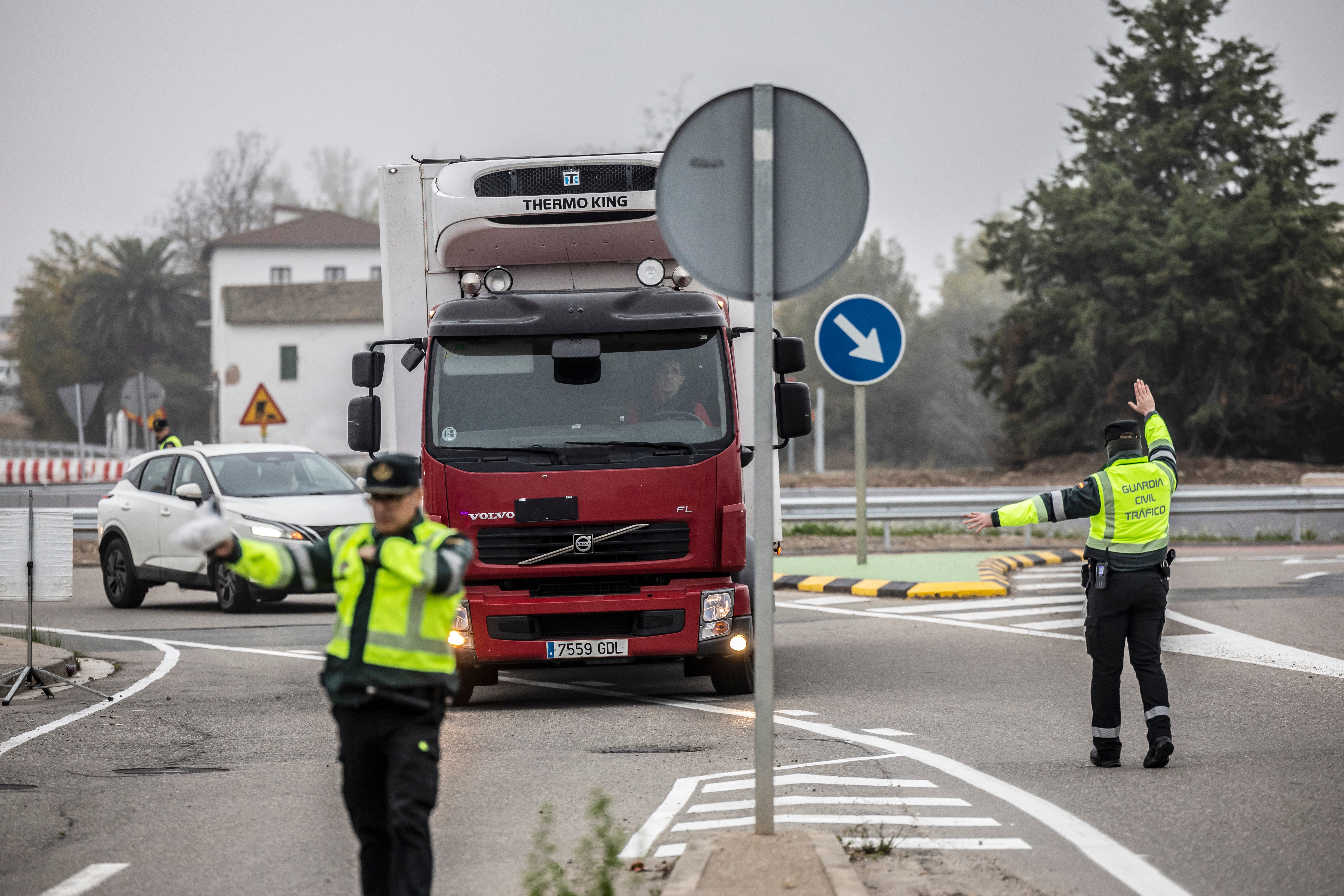 45 policías locales comienzan sus prácticas en controles de alcohol y drogas