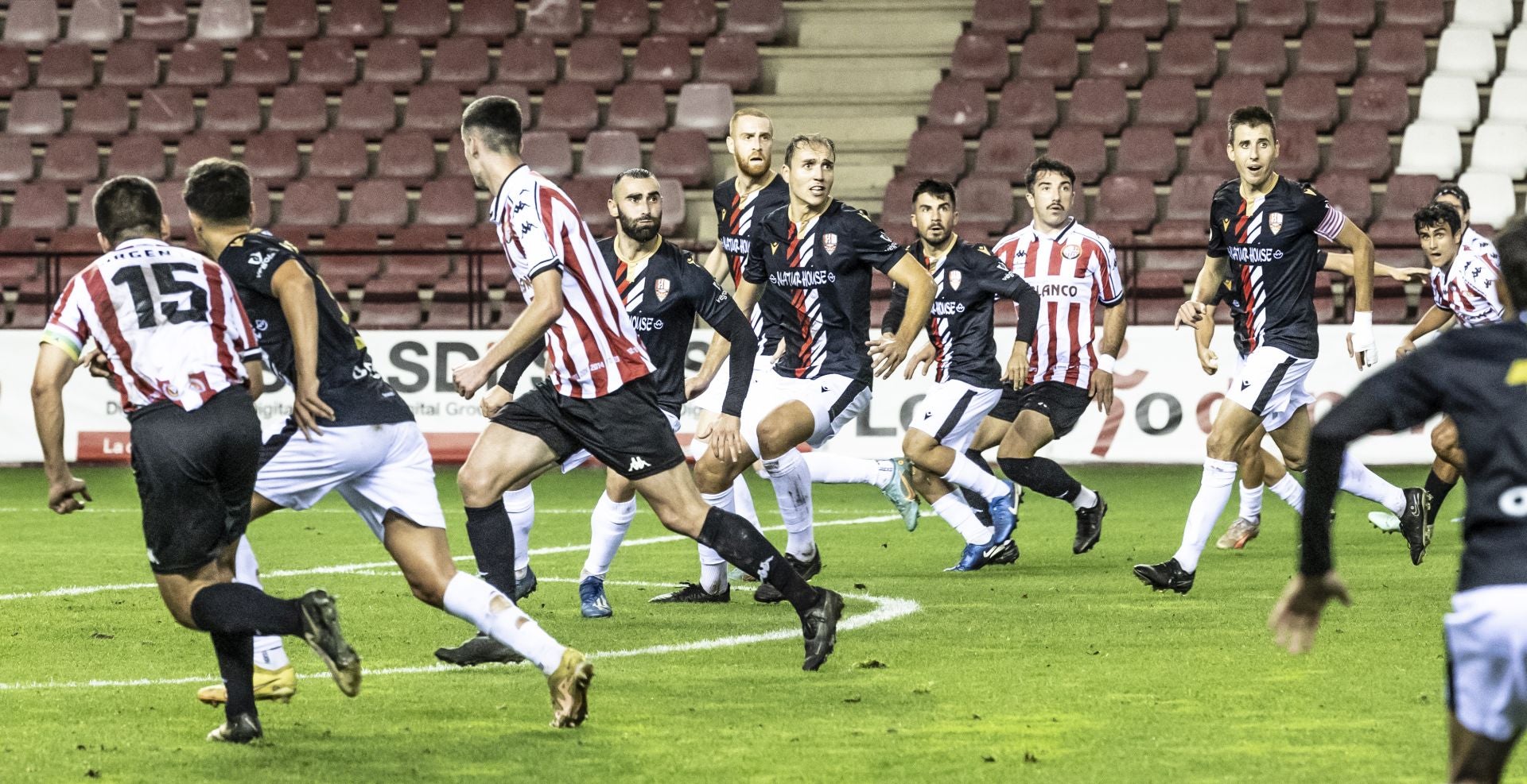 El partido SD Logroñés-UD Logroñés