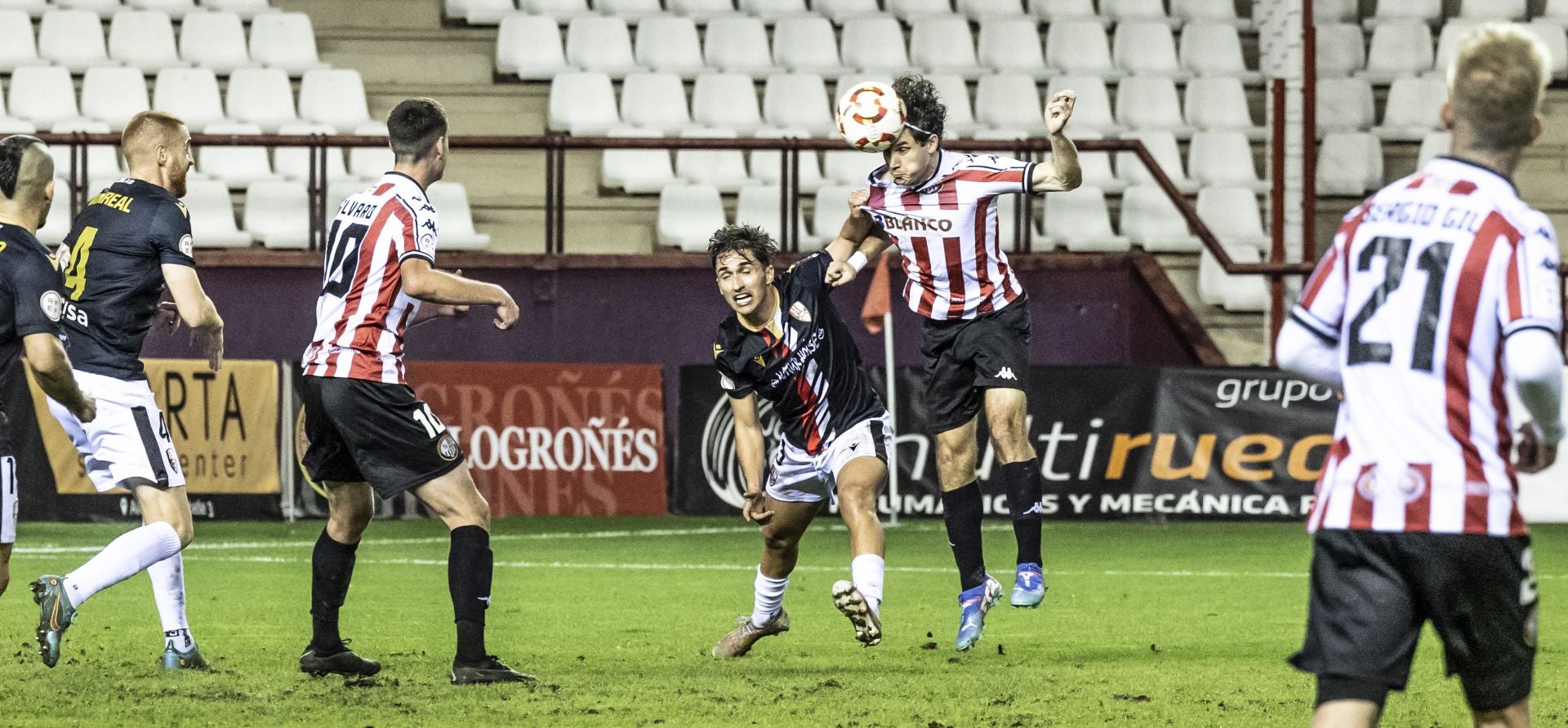 El partido SD Logroñés-UD Logroñés