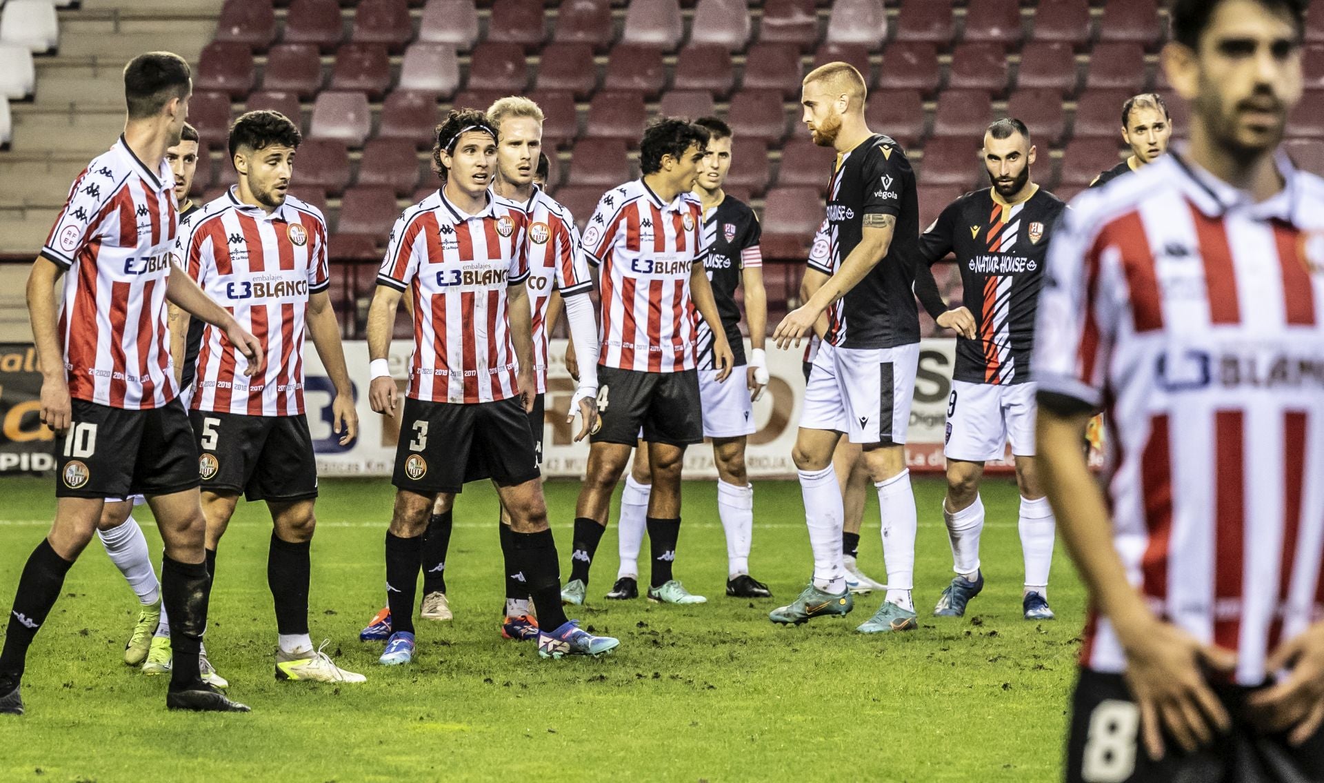 El partido SD Logroñés-UD Logroñés