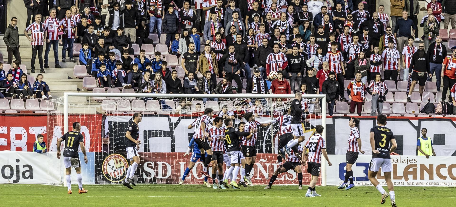 El partido SD Logroñés-UD Logroñés