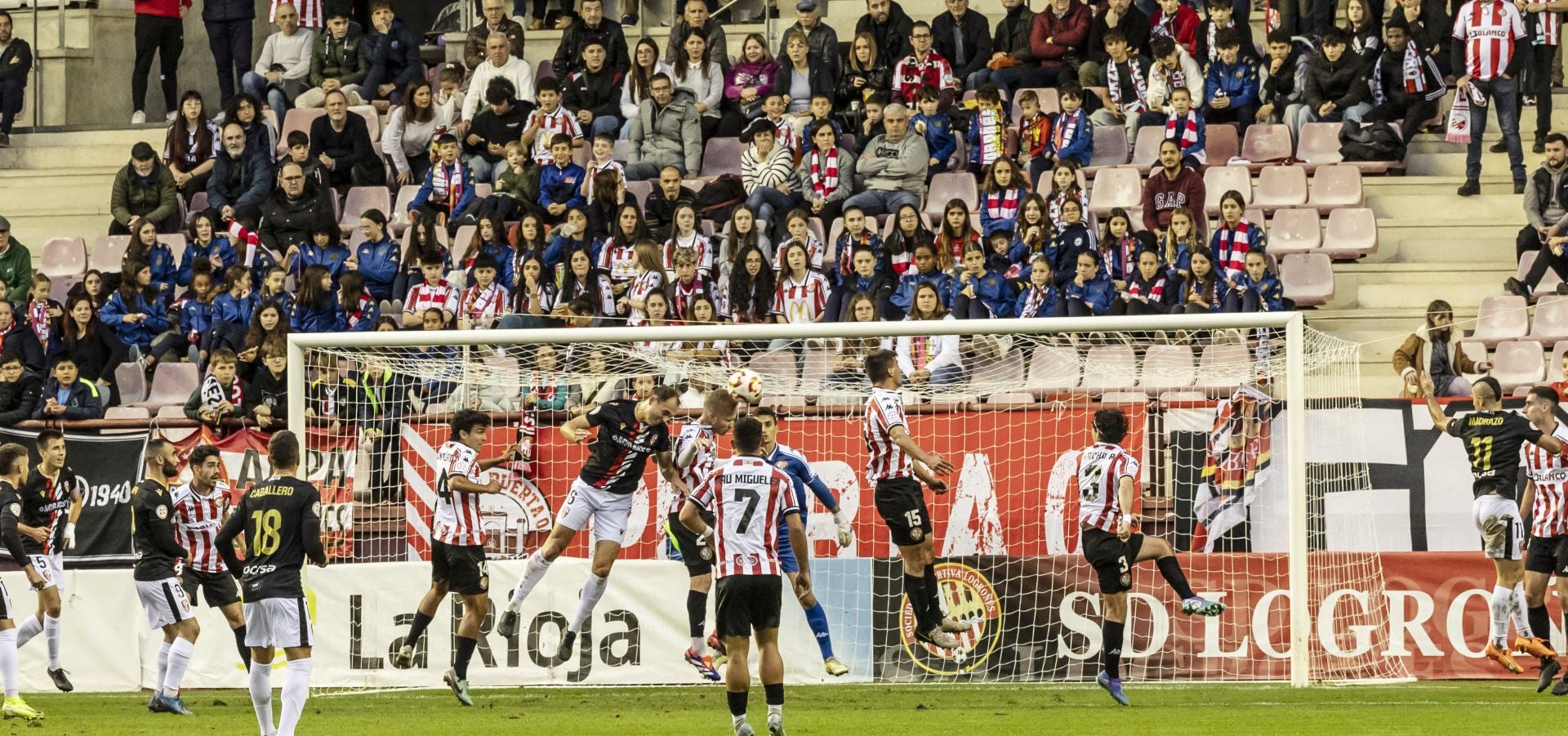 El partido SD Logroñés-UD Logroñés