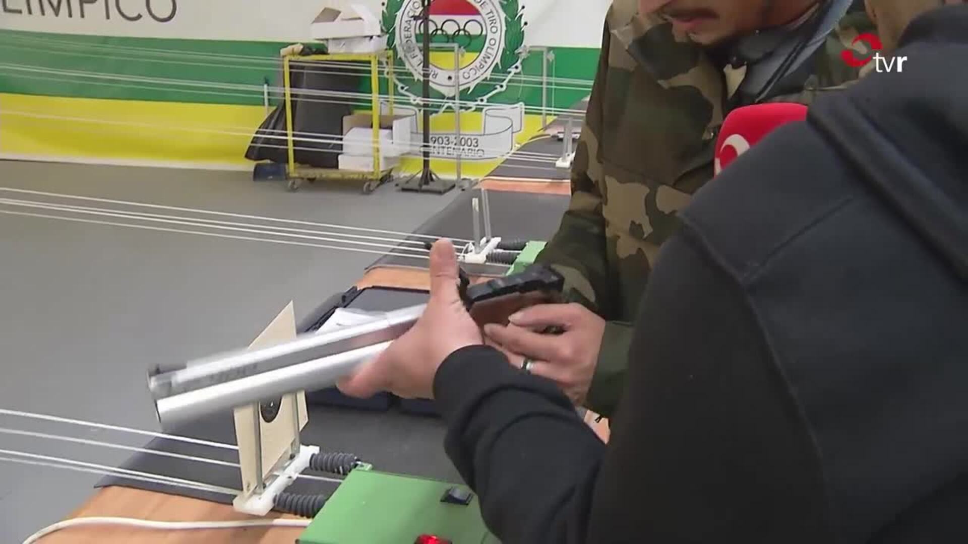 Hoy averiguamos cómo es practicar tiro olímpico.