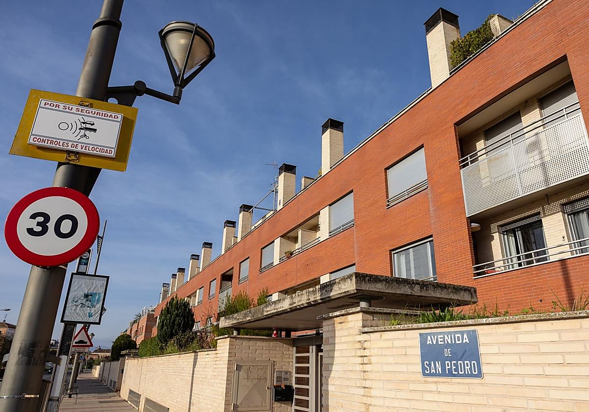 Absuelven al promotor del Edificio Alfil en Lardero, acusado de vender pisos «ilegales»