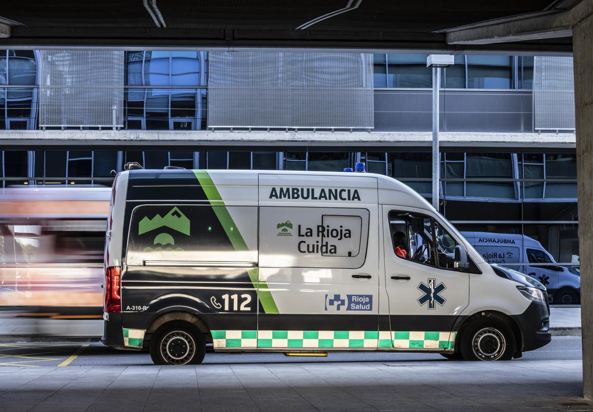 Una ambulancia en el San Pedro, en una imagen de archivo.