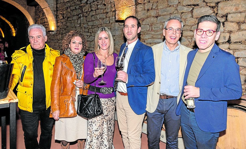 Genaro Moreno, Merche Ayarza, Rosaura Castillo, Alberto Ruiz, Daniel Martínez y Ricardo Moreno.