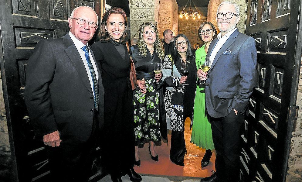 Pablo Amillano, Blanca García, Isabel Martínez, Mónica Falces, Elena Zubiri y José María Esteban.