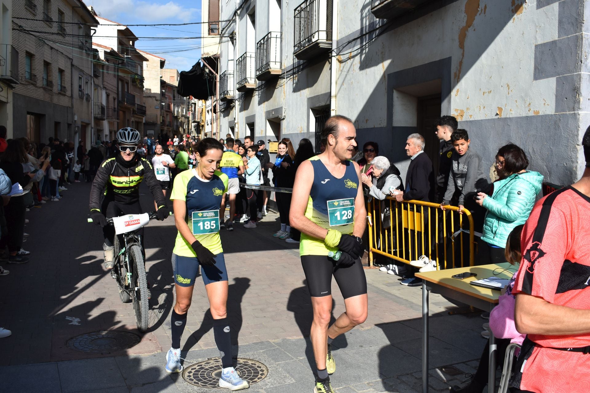 Las imágenes de la XI carrera Entre Dinosaurios Villa de Igea