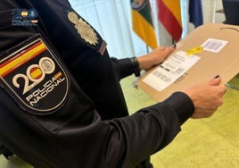 La Policía alerta de una nueva estafa con los paquetes recibidos al comprar por internet
