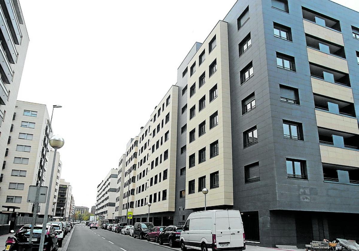 Nuevos bloques de viviendas en la calle Marqués de Larios.