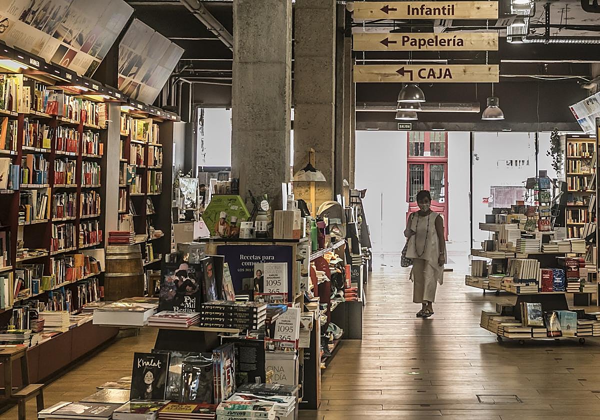Interior de una tienda Santos Ochoa, en una imagen de archivo.