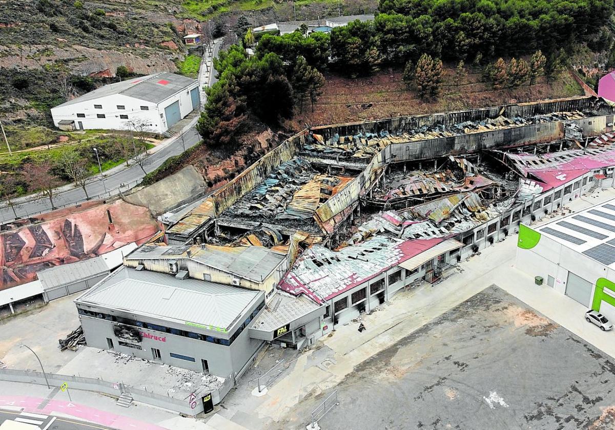 Un año saliendo del abismo de humo negro