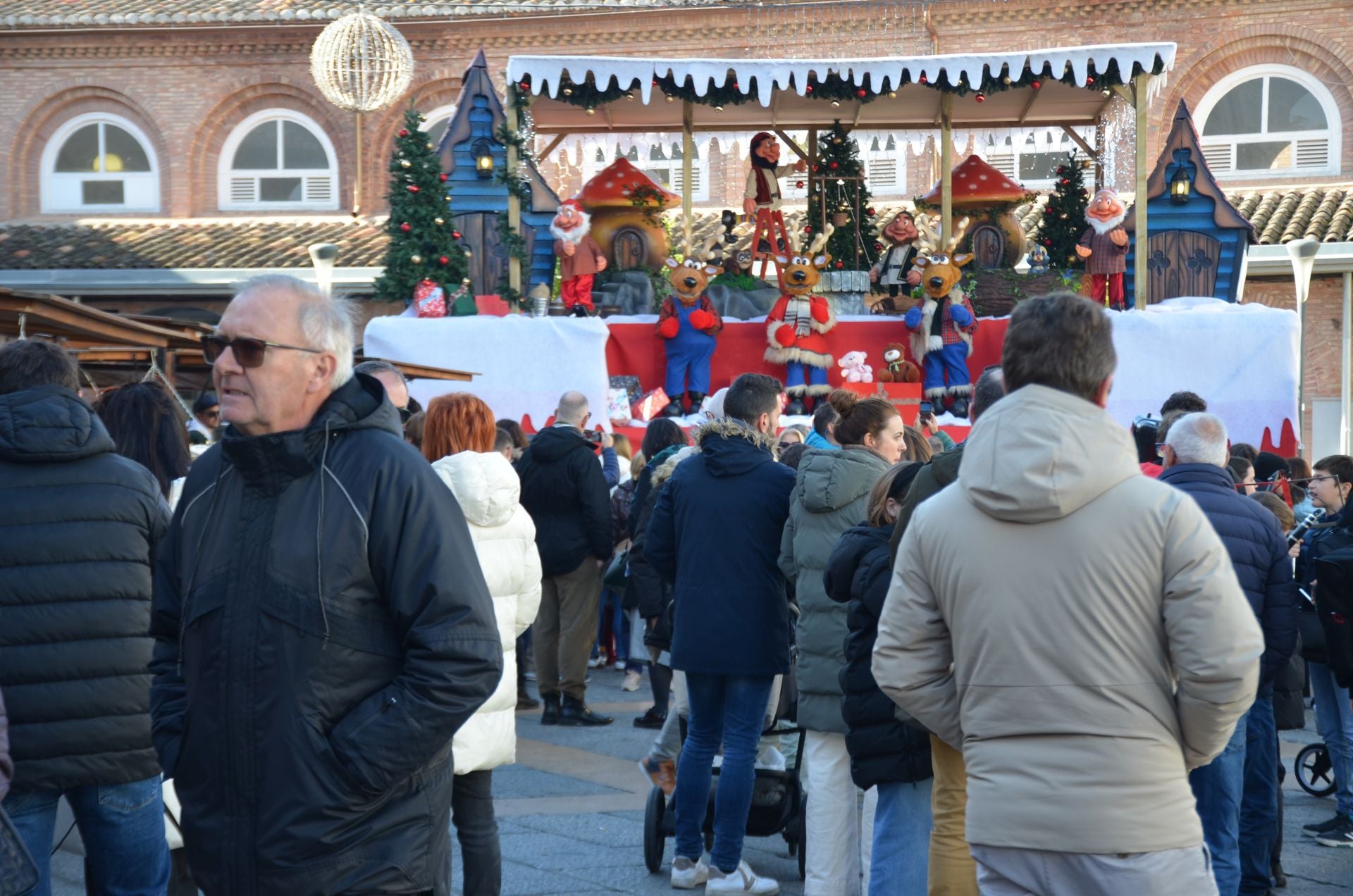 Mañana de mercado navideño en Calahorra