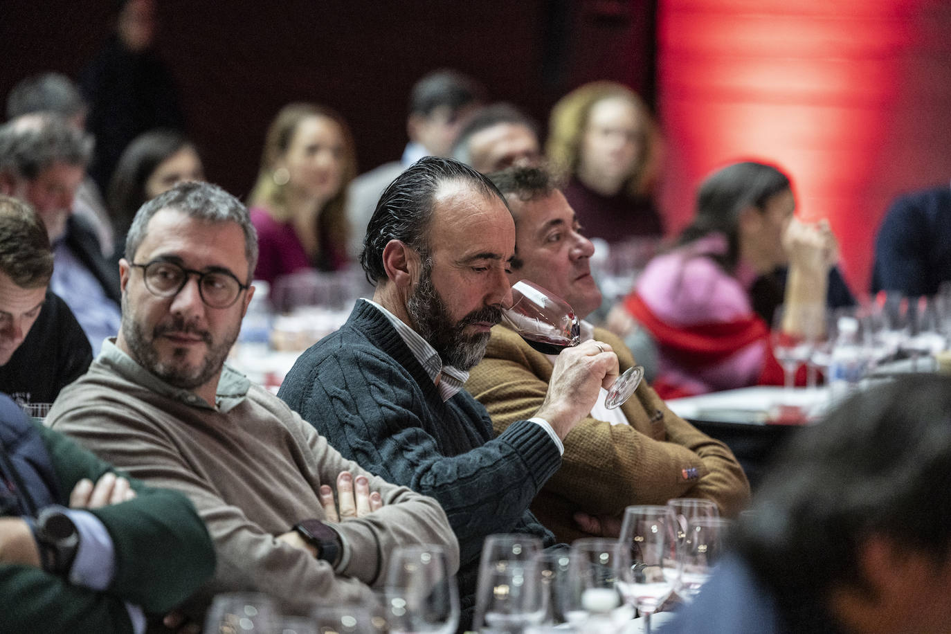 La cata con repóquer de vinos y de bodegueros, en imágenes