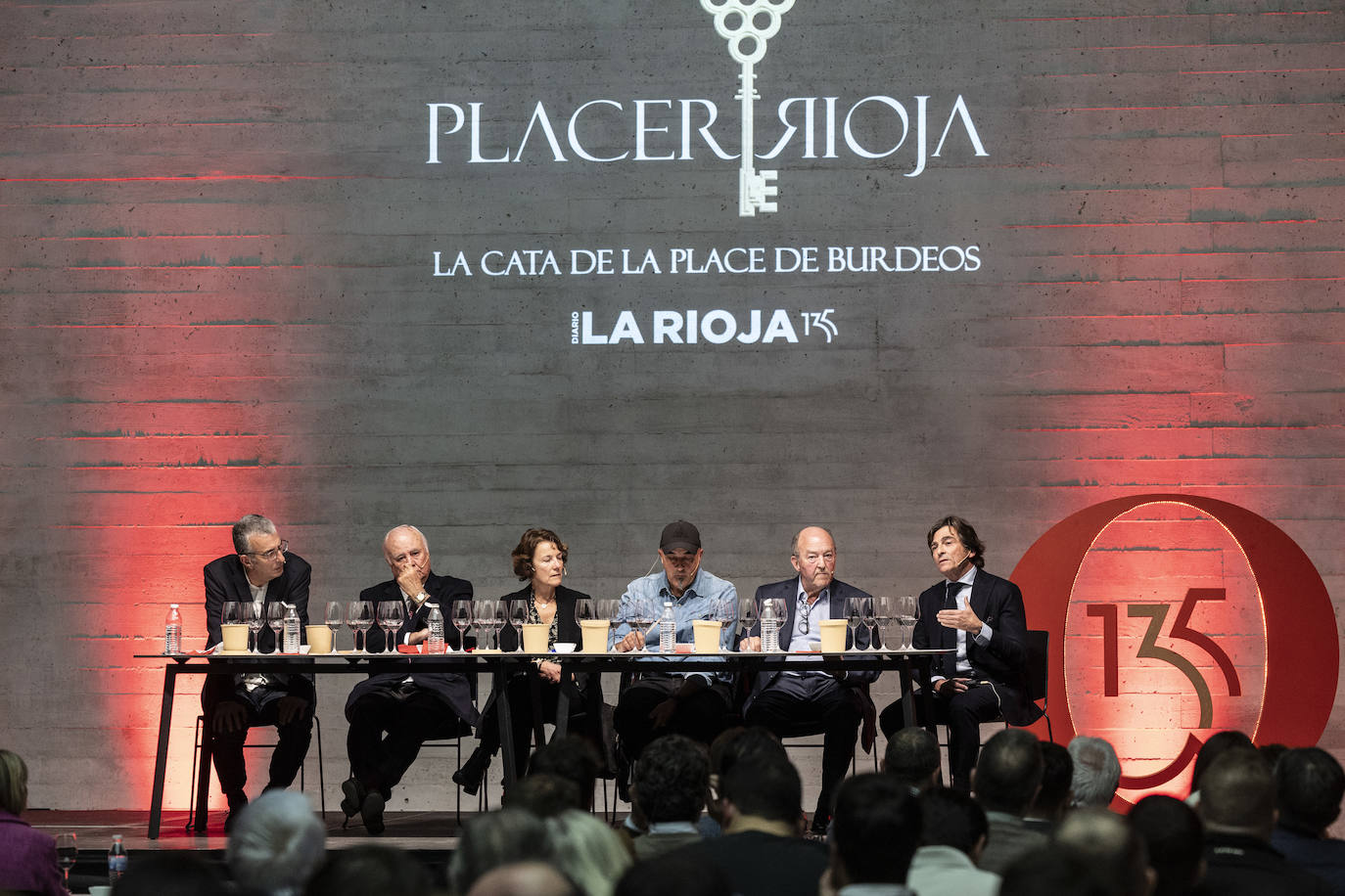 La cata con repóquer de vinos y de bodegueros, en imágenes