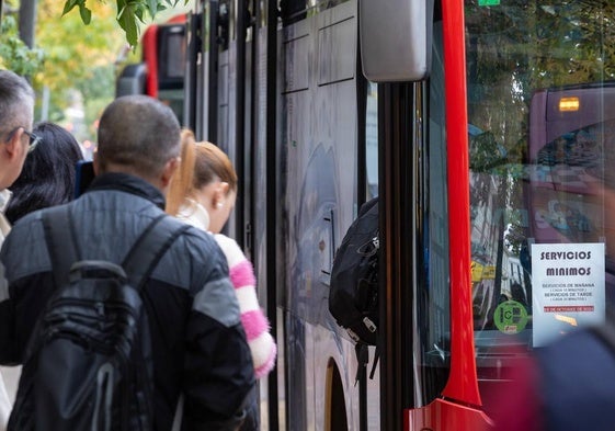 Servicios mínimos decretados en Logroño tras la última jornada de huelga de autobuses.