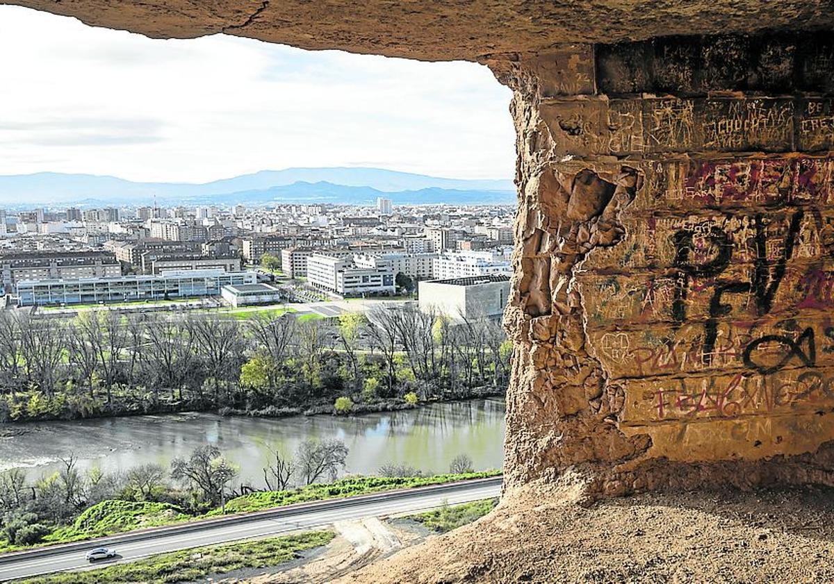 Imagen principal - &#039;Los ojos del Ebro&#039;, olvidados y vandalizados
