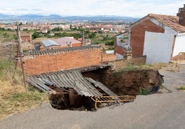 Socavón a causa de un derrumbe en el barrio de Bodegas (2021).