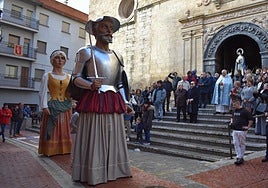 Don Quijote y Dulcinea, con la Inmaculada en Cervera.