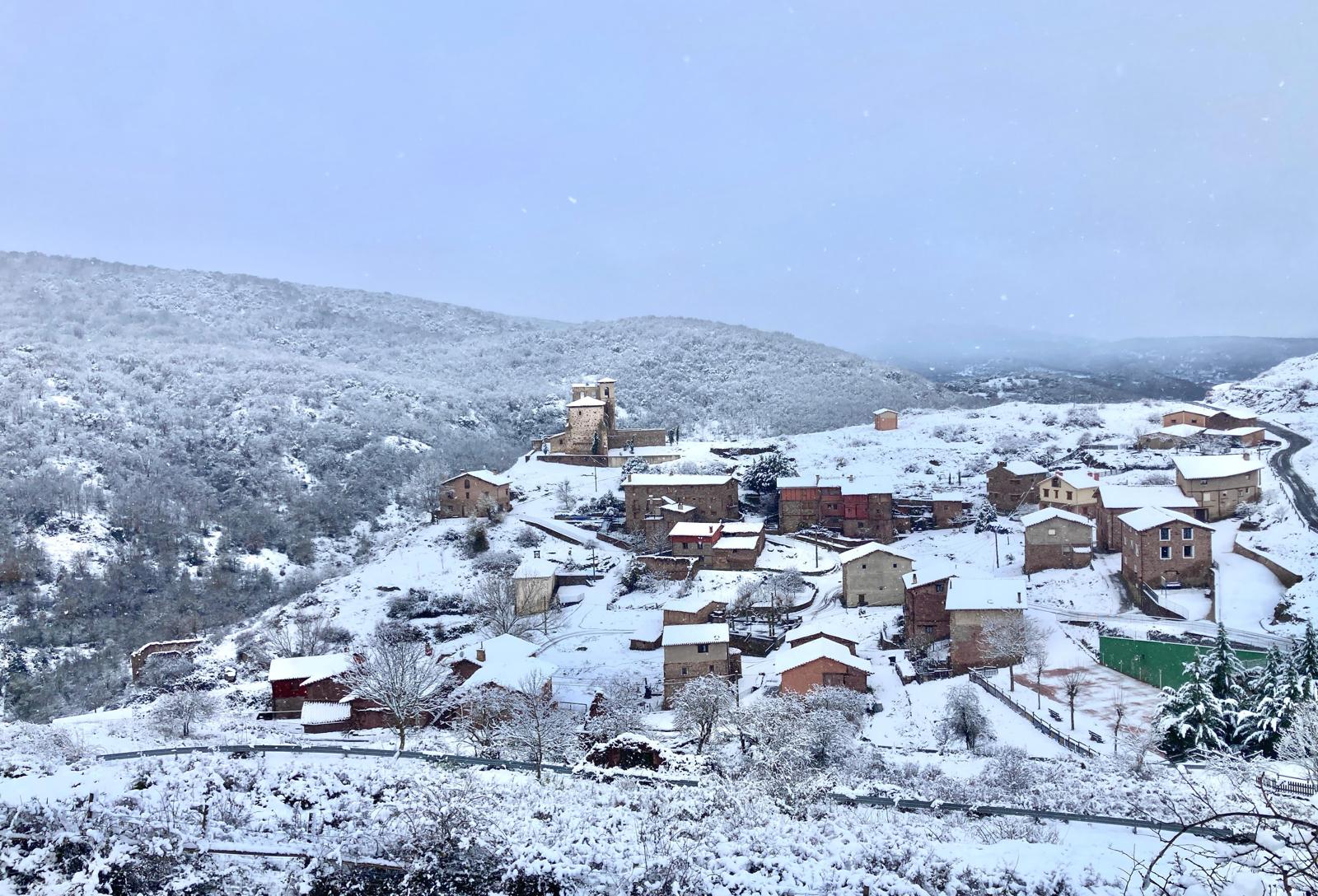 La nieve ha dejado en Pinillos un imagen de postal.
