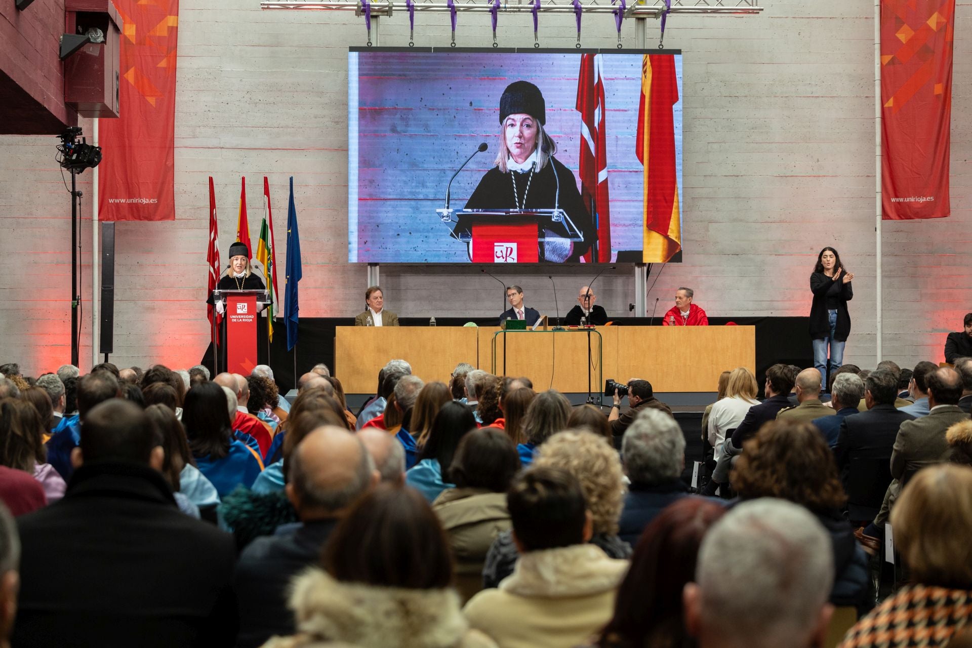 Eva Sanz toma posesión como nueva rectora de la Universidad de La Rioja