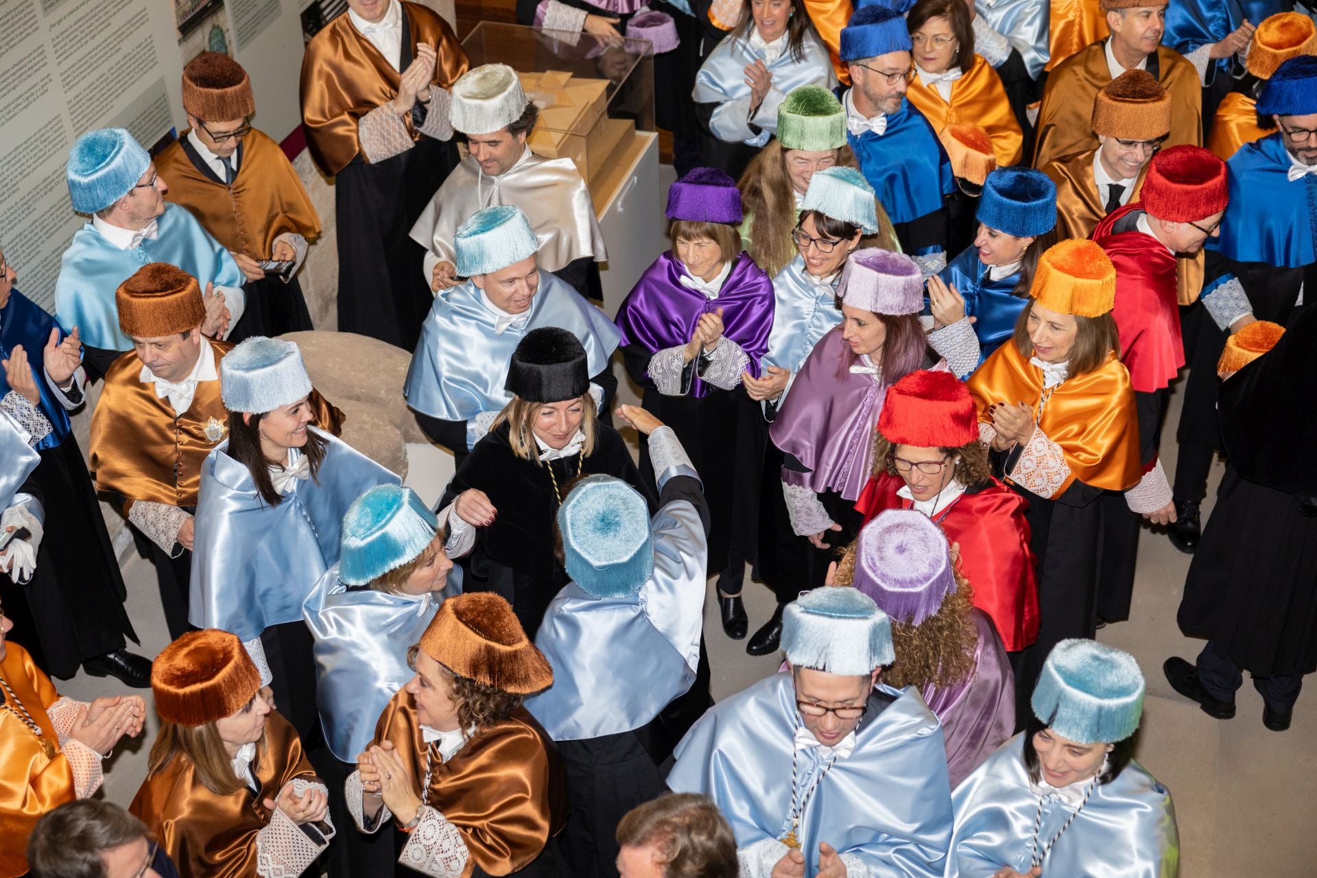 Eva Sanz toma posesión como nueva rectora de la Universidad de La Rioja