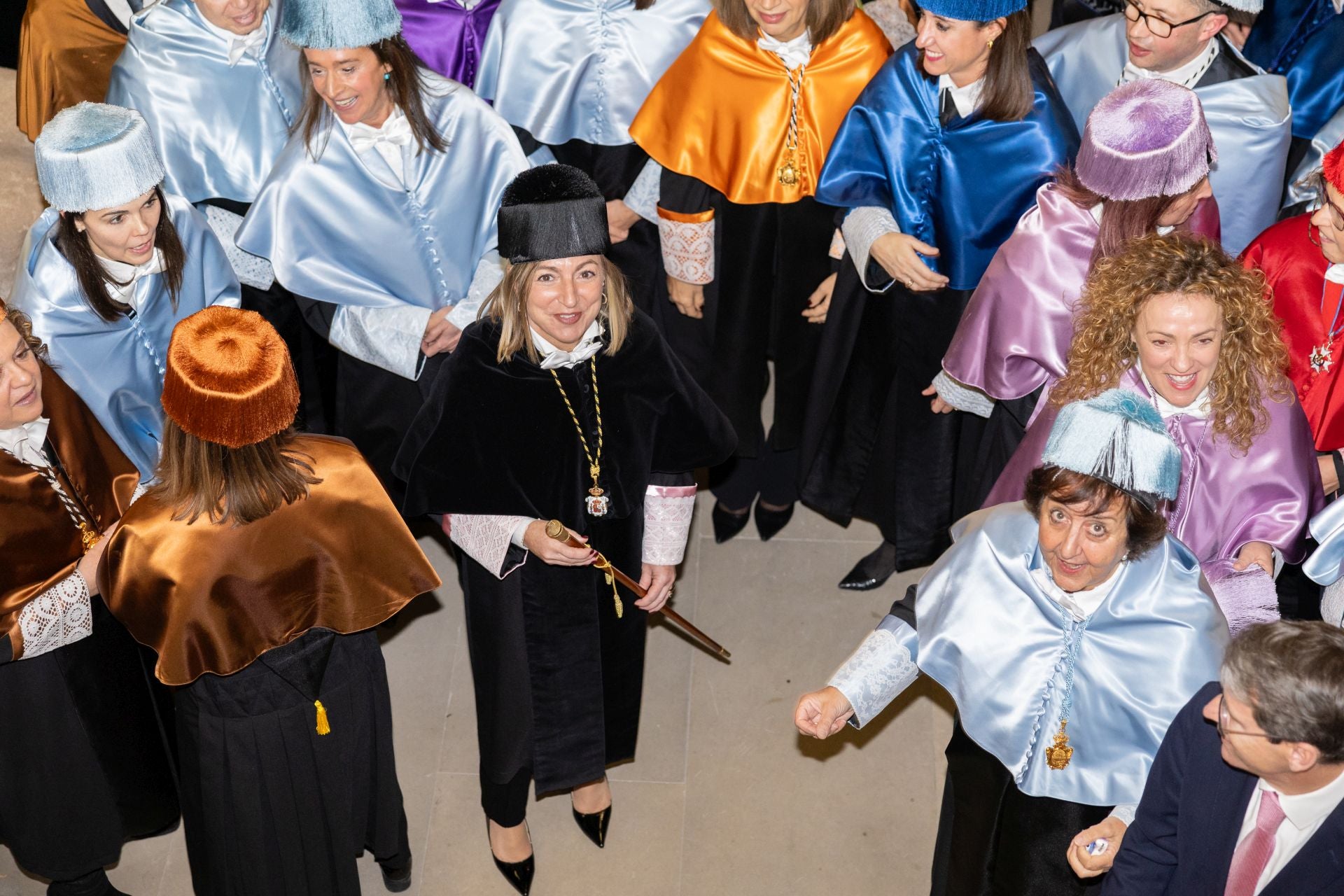 Eva Sanz toma posesión como nueva rectora de la Universidad de La Rioja