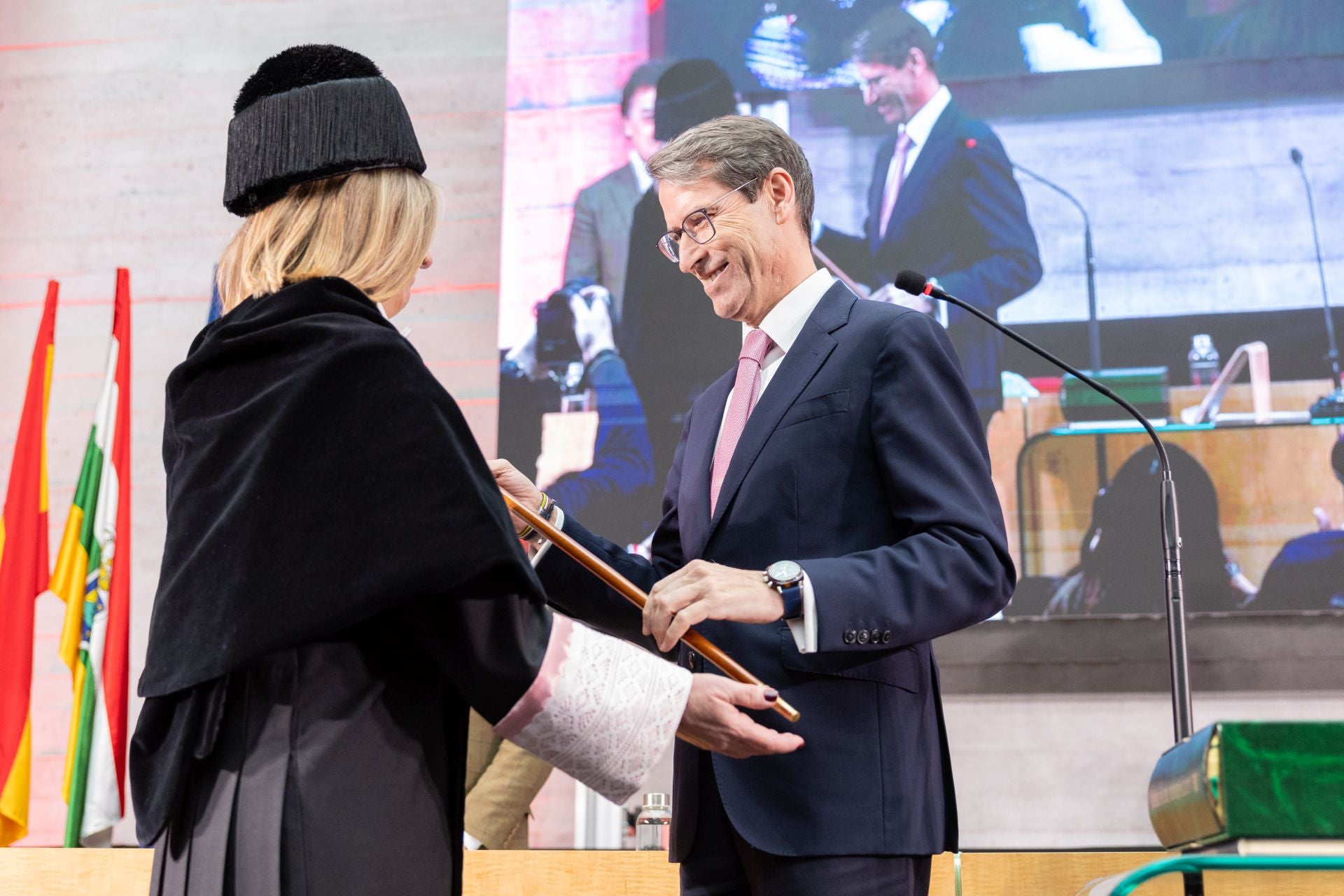 Eva Sanz toma posesión como nueva rectora de la Universidad de La Rioja