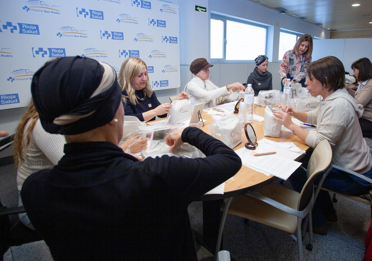 'Ponte guapa, te sentirás mejor', un taller para pacientes oncológicas